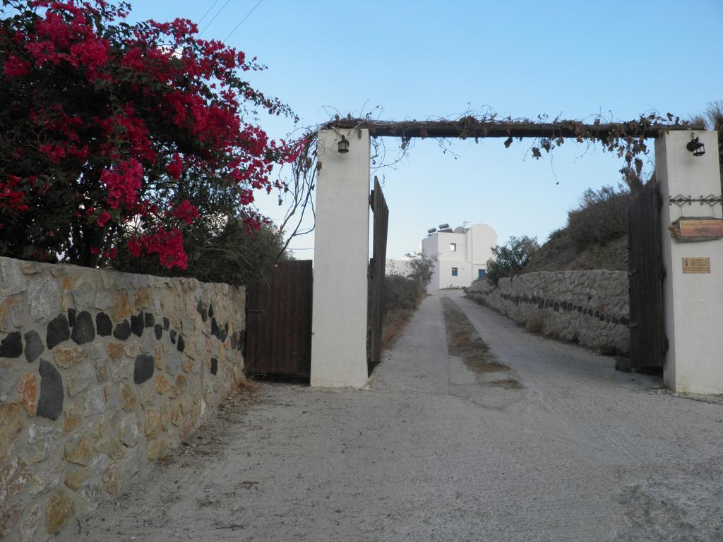 Santorini Traditional Suites Vóthon Eksteriør billede